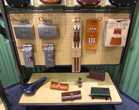 Wilson Brothers - BROOKS PORTA-SHOP