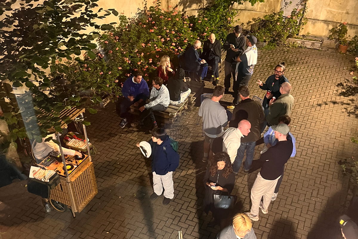 Wilson Brothers - MOBILE MUSIK KIOSK