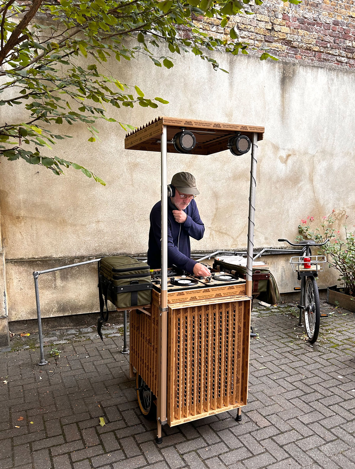 Wilson Brothers - MOBILE MUSIK KIOSK